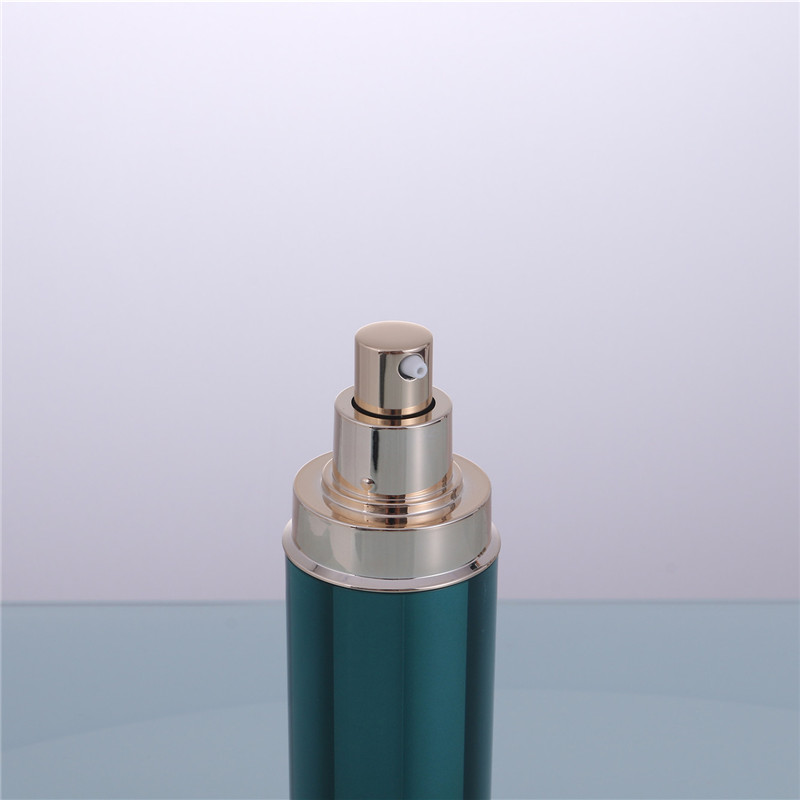 Classic Cosmetic Packaging Cylindrical Emerald Green Acrylic/PS Bottle with Golden Pump